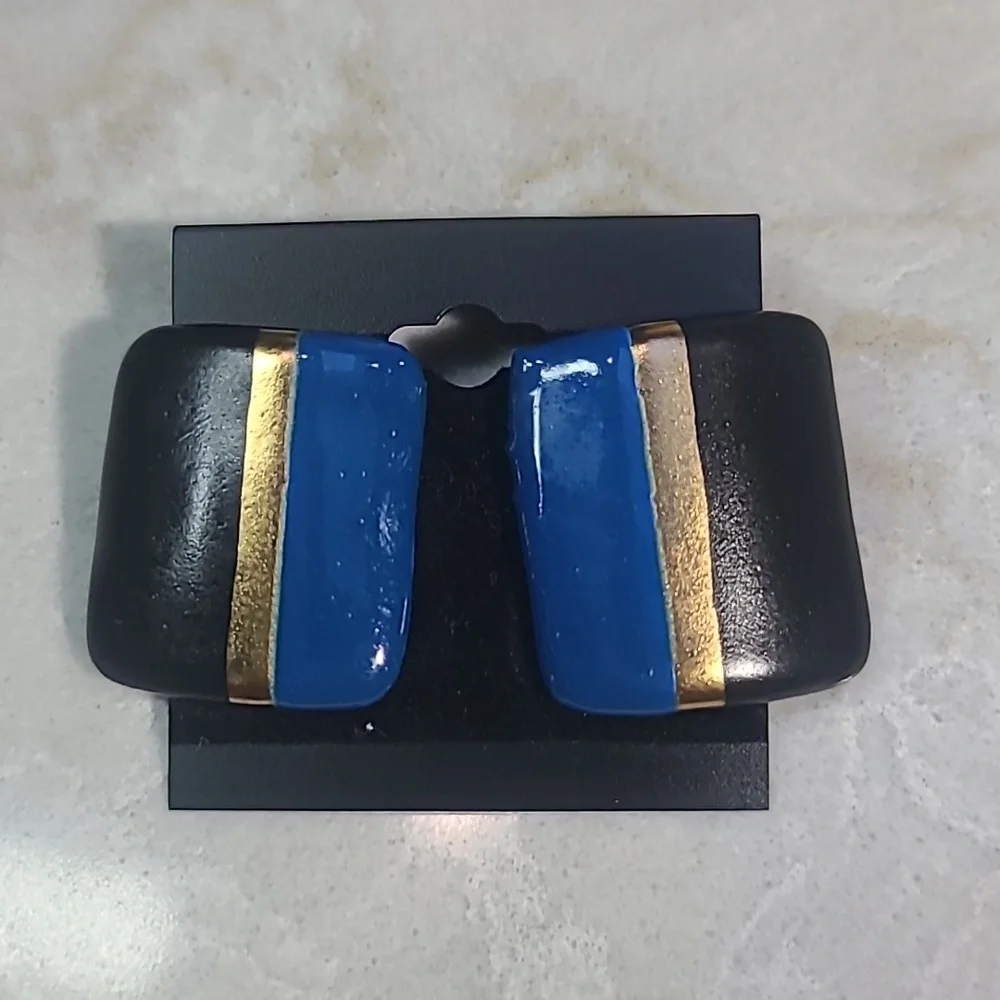 Stylish Ceramic Jewelry Set Of 3 Pierced Earrings.